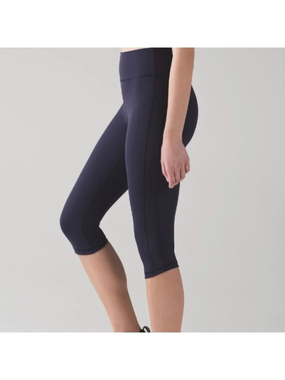 Lululemon Squad Goals Crop (17